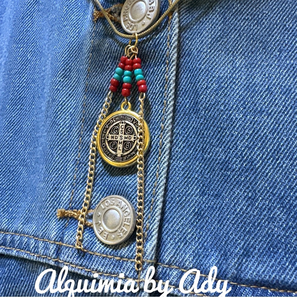 Saint Benedict turquoise cluster charms gold necklace - Picture 4 of 4